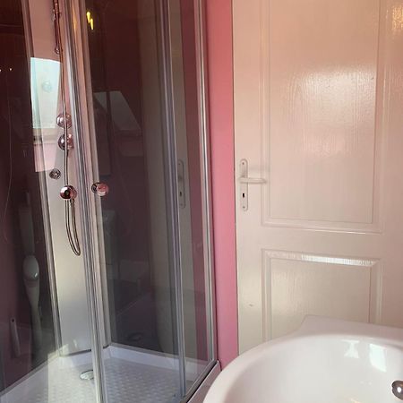 Studio Meuble Dans Une Maison Limay Exterior foto